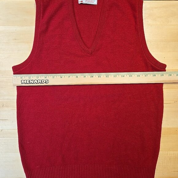 Vintage Revere Sweater Vest Mens Size Medium Red 100% Orlon 60s 70s Grandpa - Picture 4 of 7